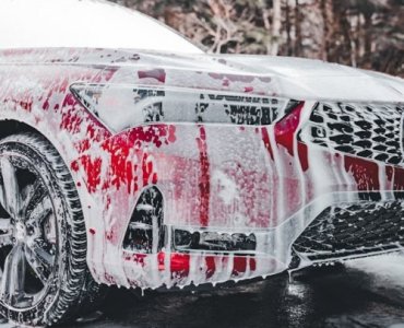 Einfahrt statt Waschstraße? So bleibt Ihr Auto sauber – und Sie auf der sicheren Seite