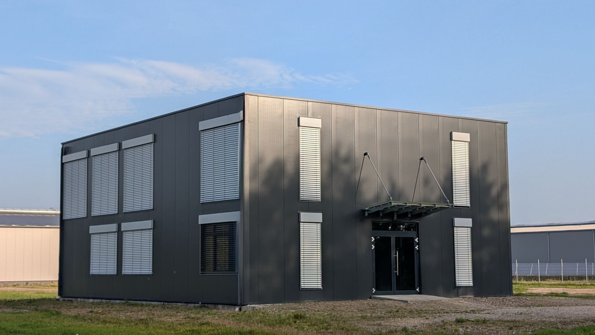 Containerbauweise: Kann aus einer Stahlkonstruktion ein sicheres Gebäude werden?