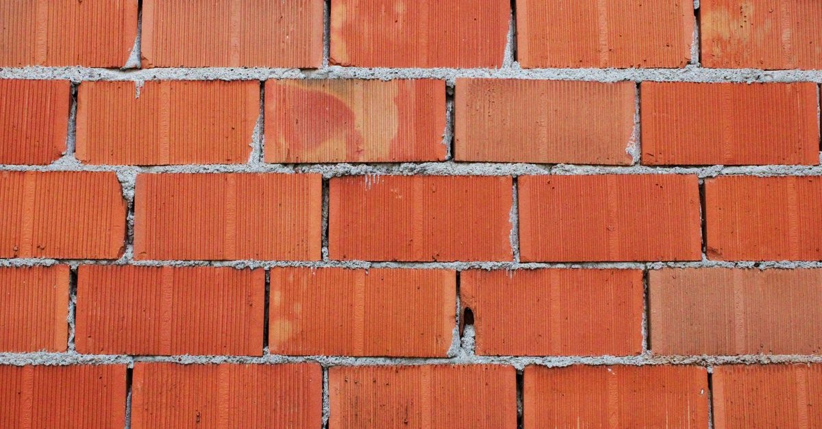 Flüsterleise Ziegelwände: 10 praxiserprobte Lösungen für wirksame Schalldämmung