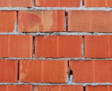 Flüsterleise Ziegelwände: 10 praxiserprobte Lösungen für wirksame Schalldämmung