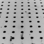 Über Kopf leicht gemacht: Deckenverkleidung mit perforierten PVC-Platten – Schritt für Schritt zum Profi-Finish