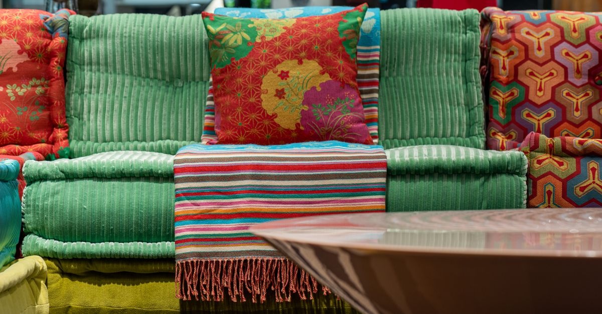 Kuschelige Eleganz fürs Sofa: Kreative Ideen mit Kaschmirplaids