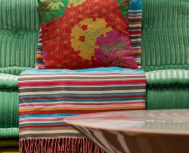 Kuschelige Eleganz fürs Sofa: Kreative Ideen mit Kaschmirplaids