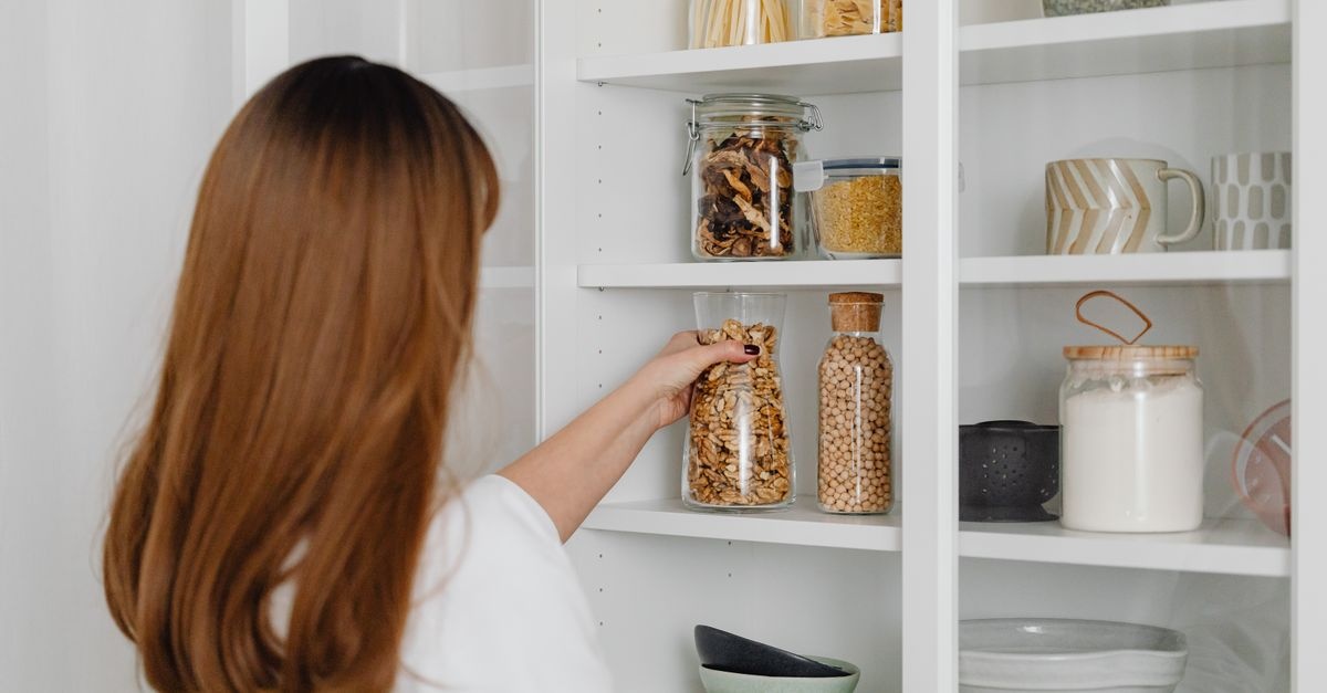 Raumwunder im Mietshaus: So wird deine Vorratskammer zum perfekt organisierten Lager