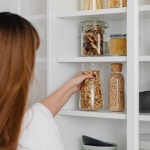 Raumwunder im Mietshaus: So wird deine Vorratskammer zum perfekt organisierten Lager