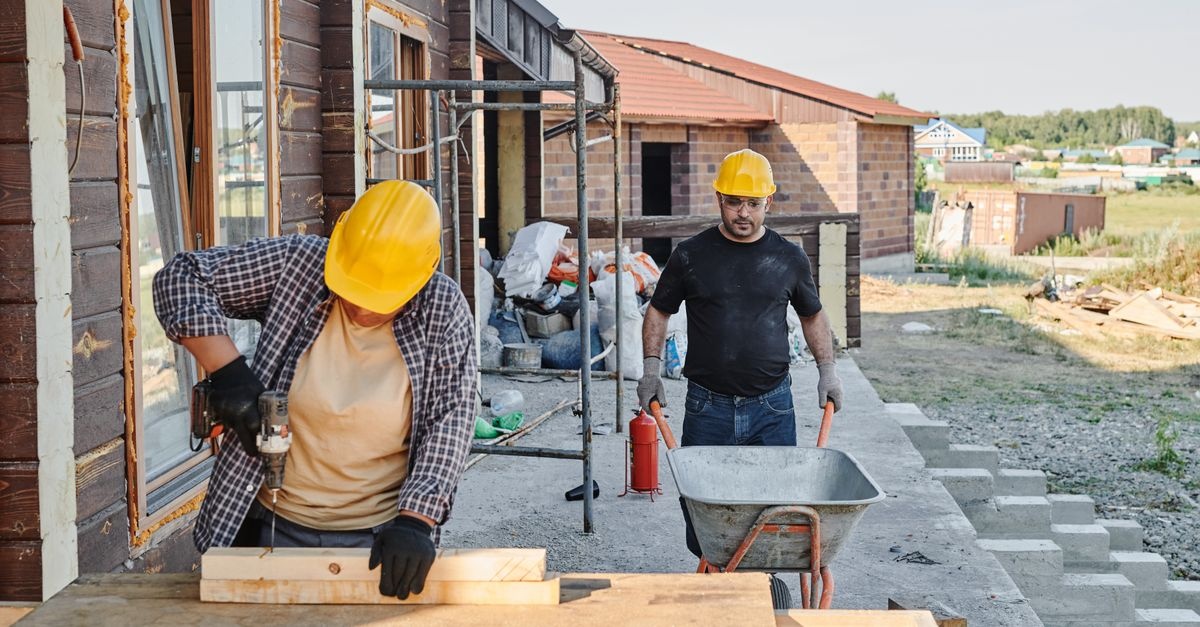 Entspannt ins Eigenheim: Wie Sie den Hausbau-Stress souverän meistern