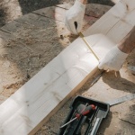 Solide Basis aus Lärchenholz: In 7 Schritten zur langlebigen Unterkonstruktion für deine Terrasse